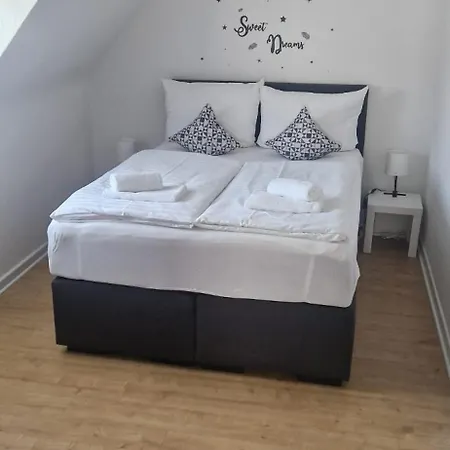 Great Botanischer Garten Apartment *